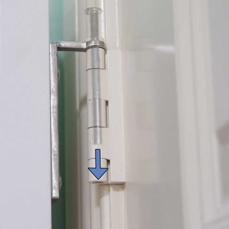 No screws required to mount! Simply use your existing door hing with ours.